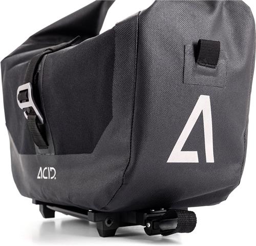 ACID Fietstas TRUNK - Waterbestendig - Reflecterende elementen - Inh. 12L - TPU - Zwart