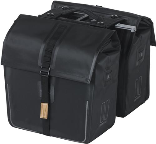 Basil Urban Dry dubbele fietstas MIK, 50L, mat zwart - tarpaulin- waterdicht - reflectie